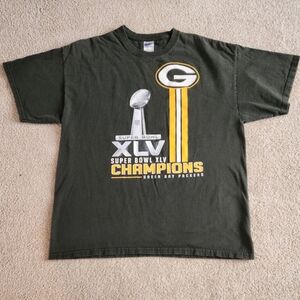 Gildan Ultra Cotton Green Bay Packers Super Bowl Champions Dark Green T-Shirt